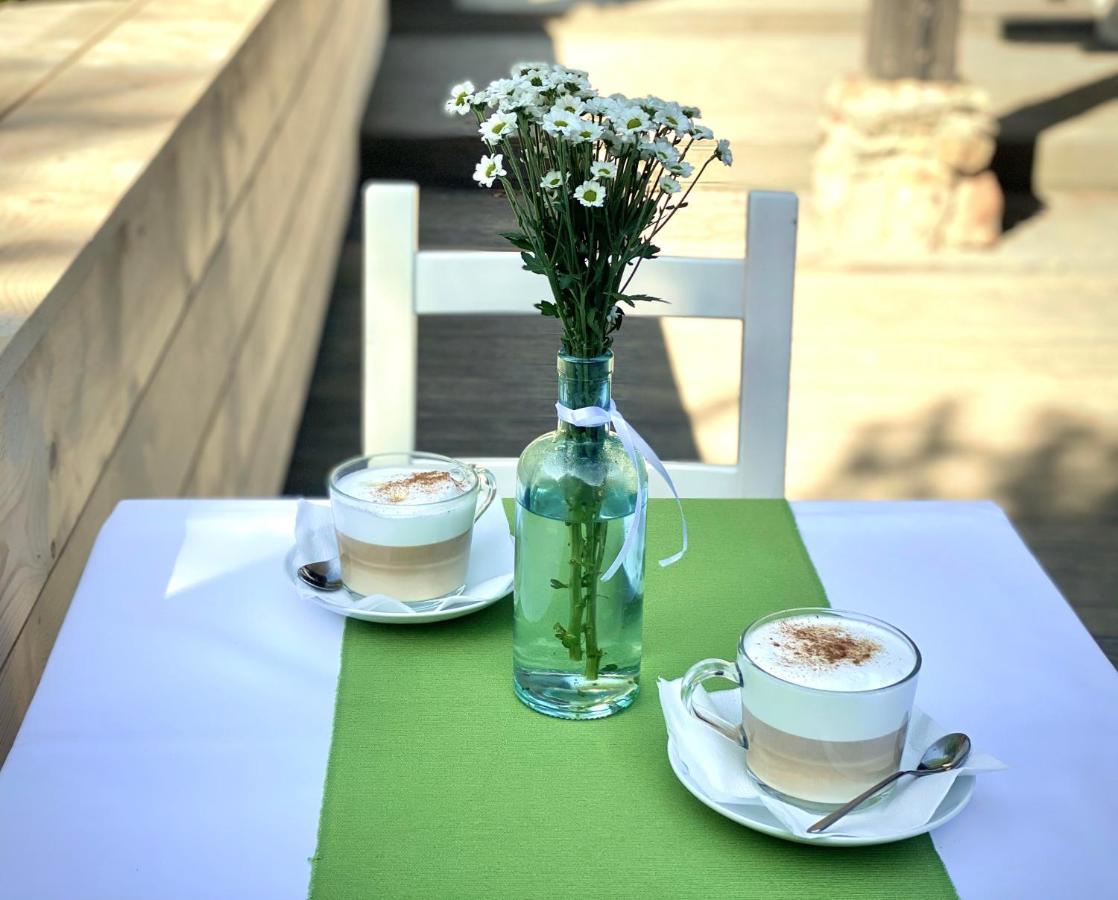 Zielone Wzgorze Bed & Breakfast Sulistrowiczki Екстериор снимка